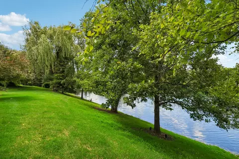 Exterior - 654 Astor Ln, Wheeling, IL 60090 photo 3 of 3