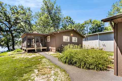 407 Holiday Dr, Lake Holiday, IL 60552