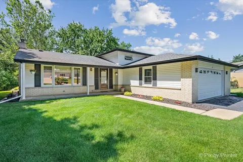 113 W Monterey Ave, Schaumburg, IL 60193