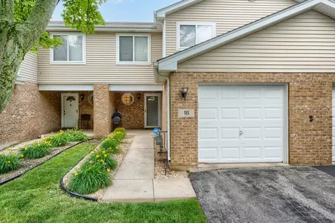 18 Forest Wood Ln, Park Forest, IL 60466