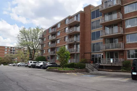 2200 S Stewart Ave #2F, Lombard, IL 60148