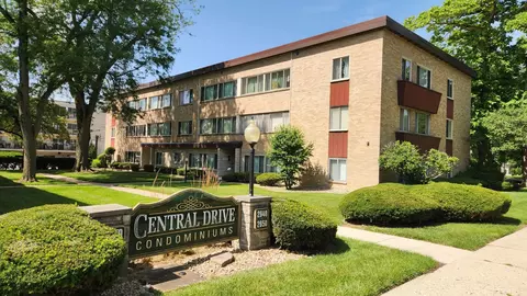 2650 Central Dr #1N, Flossmoor, IL 60422