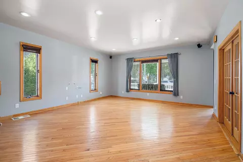 Living - 4568 Main St, Kankakee, IL 60901 photo 2 of 5