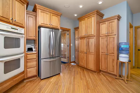 Kitchen - 4568 Main St, Kankakee, IL 60901 photo 3 of 3
