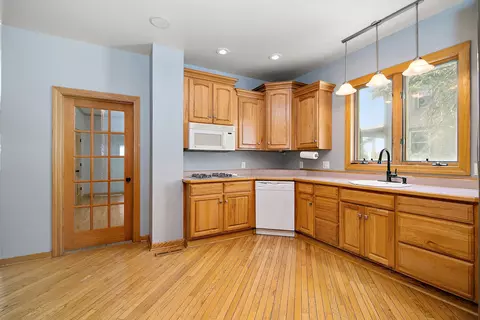 Kitchen - 4568 Main St, Kankakee, IL 60901 photo 2 of 3