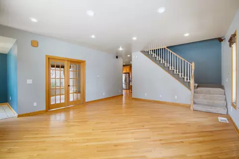 Living - 4568 Main St, Kankakee, IL 60901 photo 3 of 5