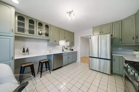 Kitchen - 34 Berkshire Dr, Wheeling, IL 60090 photo 4 of 4