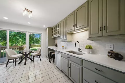 Kitchen - 34 Berkshire Dr, Wheeling, IL 60090 photo 1 of 4