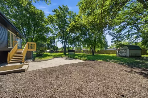 Exterior - 34 Berkshire Dr, Wheeling, IL 60090 photo 5 of 8
