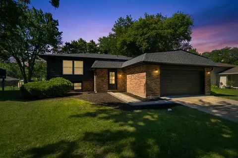 Exterior - 34 Berkshire Dr, Wheeling, IL 60090 photo 8 of 8