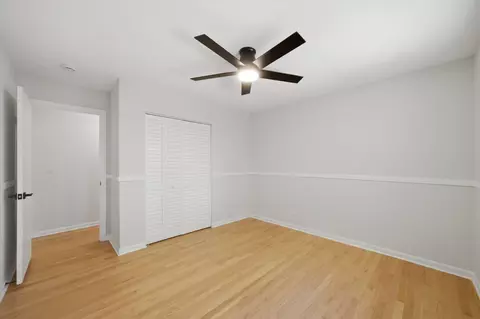 Bedroom - 34 Berkshire Dr, Wheeling, IL 60090 photo 3 of 4