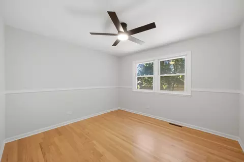 Bedroom - 34 Berkshire Dr, Wheeling, IL 60090 photo 2 of 4
