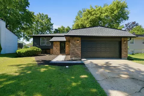 Exterior - 34 Berkshire Dr, Wheeling, IL 60090 photo 3 of 8