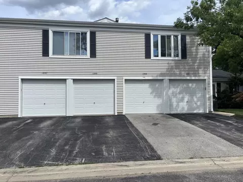 1353 Cove Dr #207B, Prospect Heights, IL 60070