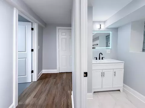 Bath - 7618 S Carpenter St, Chicago, IL 60620 photo 5 of 5