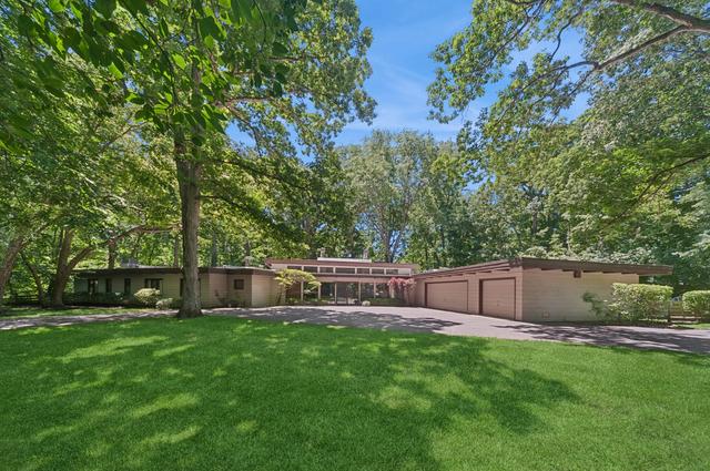 3033 Blackthorn Rd, Riverwoods, IL 60015