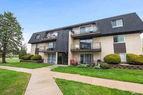 11123 S 84th Ave #2B, Palos Hills, IL 60465