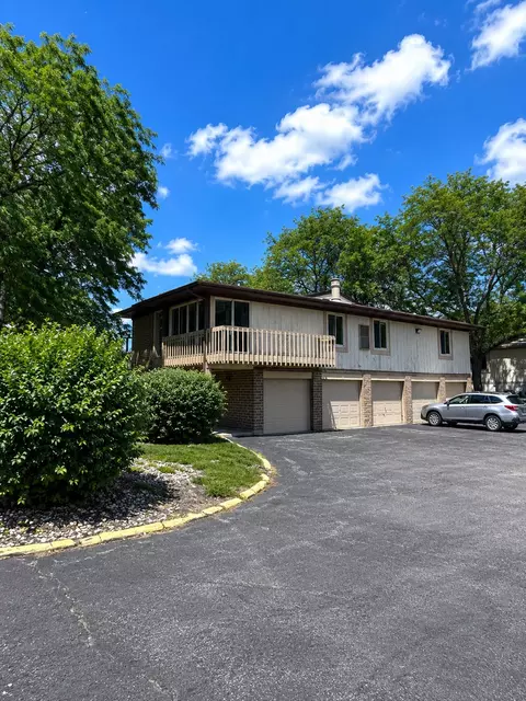 15713 Orlan Brook Dr #100, Orland Park, IL 60462