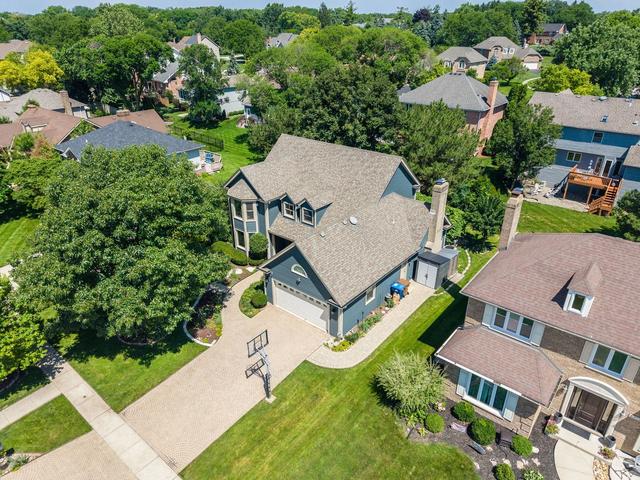 21 W728 Mccarron Rd, Glen Ellyn, IL 60137