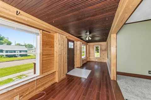 Entry Way - 412 W Fifth St, Minonk, IL 61760 photo 1 of 2