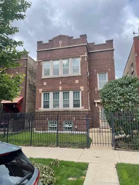 3622 N Whipple St, Chicago, IL 60618
