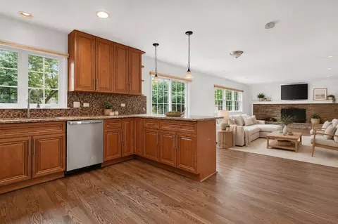 Kitchen - 613 Michelline Ln, Northbrook, IL 60062 photo 1 of 4