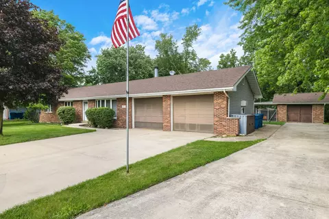 1579 Vincennes St, Crete, IL 60417