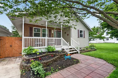 Exterior - 207 E Main St, Cornell, IL 61319 photo 2 of 5