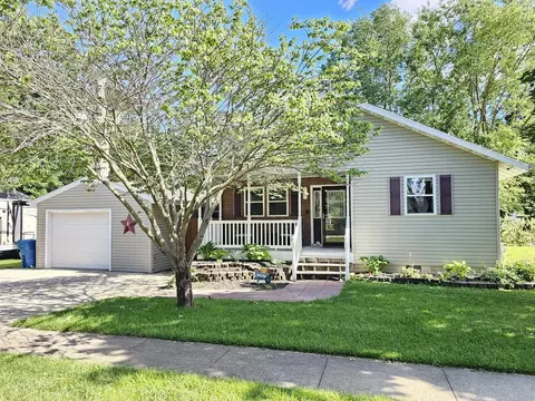 207 E Main St, Cornell, IL 61319