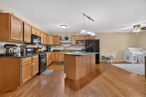 Entry Way - 207 E Main St, Cornell, IL 61319 photo 1 of 1