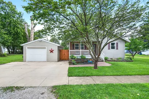 207 E Main St, Cornell, IL 61319