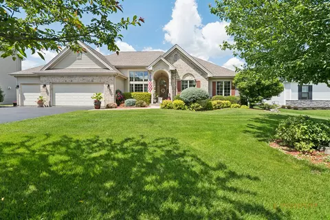 118 Boeing Trl, Poplar Grove, IL 61065