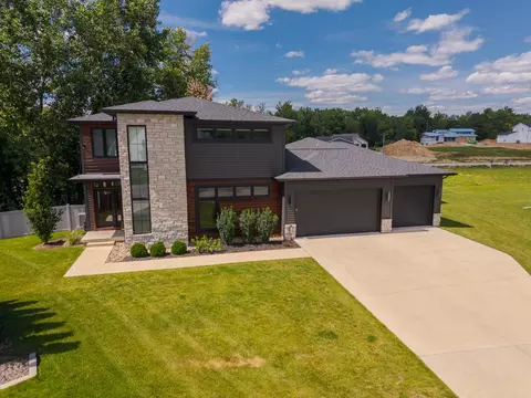 Exterior - 102 Raef Rd, Downs, IL 61736 photo 2 of 12