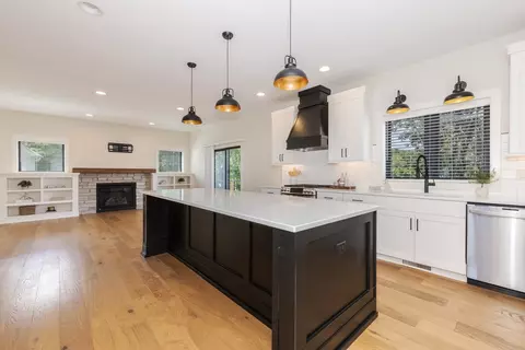 Kitchen - 102 Raef Rd, Downs, IL 61736 photo 4 of 8