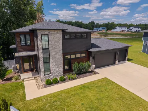 Exterior - 102 Raef Rd, Downs, IL 61736 photo 3 of 12