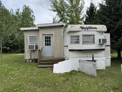25-16 Woodhaven Lks, Sublette, IL 61367