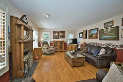Living - 248 Perth Rd, Cary, IL 60013 photo 1 of 4