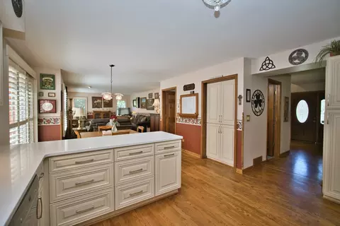 Kitchen - 248 Perth Rd, Cary, IL 60013 photo 3 of 7