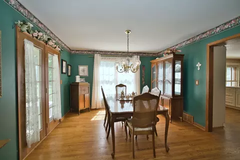 Dining - 248 Perth Rd, Cary, IL 60013 photo 2 of 3
