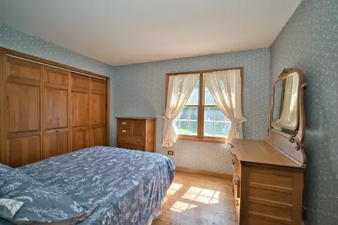 Bedroom - 248 Perth Rd, Cary, IL 60013 photo 6 of 7