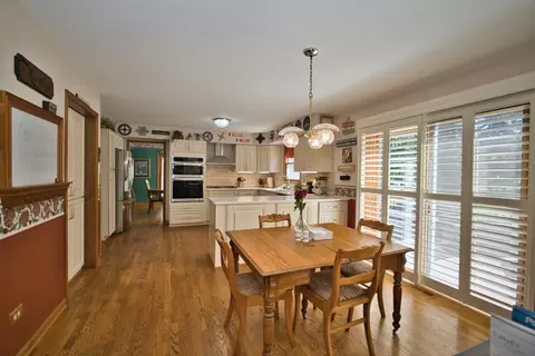 Kitchen - 248 Perth Rd, Cary, IL 60013 photo 6 of 7