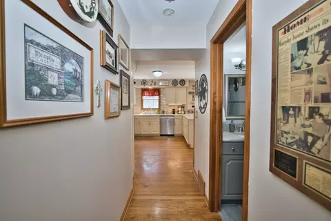 Entry Way - 248 Perth Rd, Cary, IL 60013 photo 2 of 3