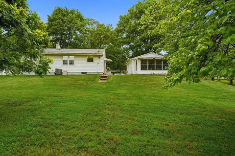 Exterior - 709 Brad St, Bloomington, IL 61701 photo 7 of 8