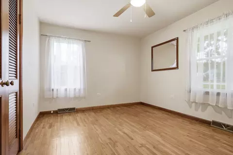 Bedroom - 709 Brad St, Bloomington, IL 61701 photo 5 of 6