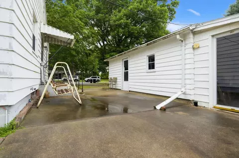 Exterior - 709 Brad St, Bloomington, IL 61701 photo 3 of 8
