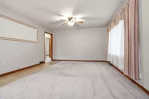 Living - 709 Brad St, Bloomington, IL 61701 photo 1 of 3