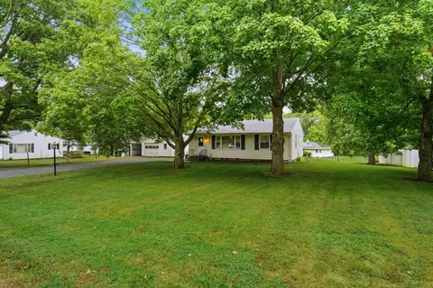 Exterior - 709 Brad St, Bloomington, IL 61701 photo 5 of 8