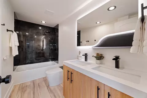 Bath - 1809 Jefferson Ave, Glenview, IL 60025 photo 1 of 3