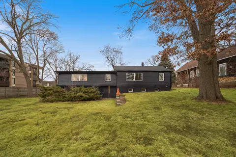 Exterior - 1809 Jefferson Ave, Glenview, IL 60025 photo 3 of 4