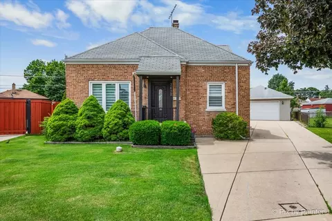 3438 La Salle Ct, Franklin Park, IL 60131